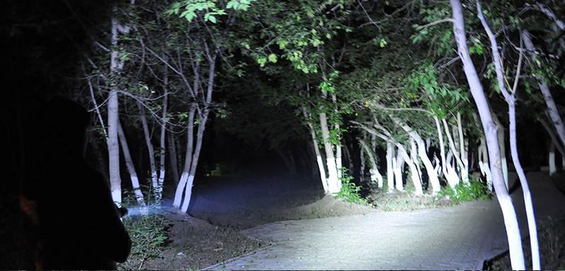 Lampe de poche Tactique LED 8000 Lumens